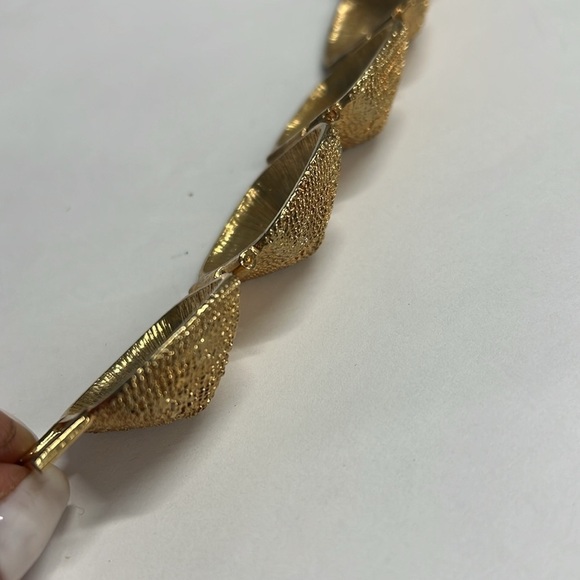 Vintage Goldplated Dome 7” Chunky Bracelet - Picture 9 of 14